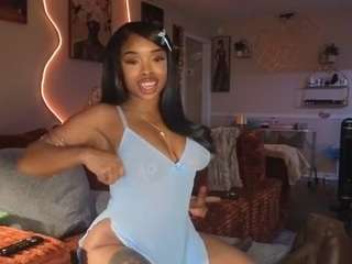 lovely-brown94's live room