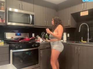 bigbuttbrooklyn Live Webcam on CamSoda