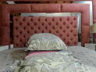 alwaysnaughtyx Live Webcam on CamSoda