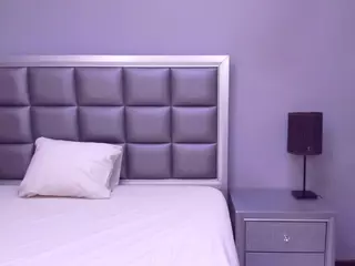 hellensweet's Live Sex Cam Show