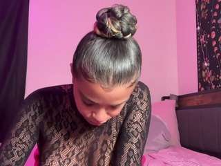 xzoexx's CamSoda show and profile