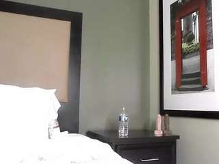 tastethepeach webcam