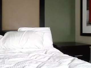 tastethepeach webcam