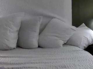 tastethepeach webcam model