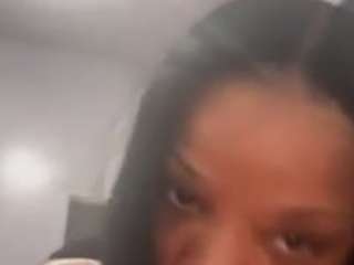 tastethepeach's CamSoda show and profile