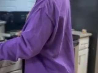 tastethepeach's CamSoda show and profile