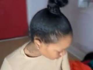 tastethepeach's CamSoda show and profile