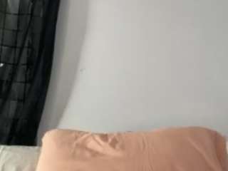 tastethepeach webcam