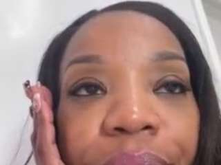 tastethepeach webcam