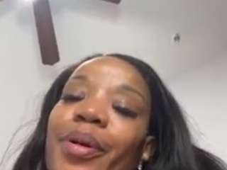 tastethepeach webcam