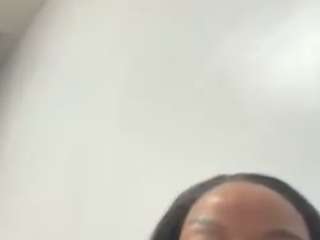 tastethepeach's CamSoda show and profile