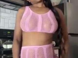 tastethepeach Live Webcam on CamSoda