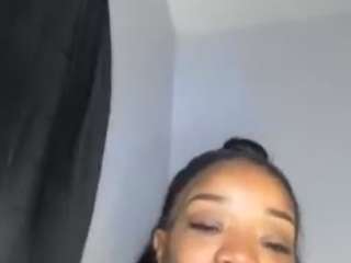 tastethepeach webcam