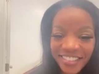 TasteThePeach live cam