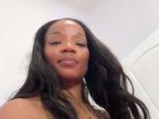 Live webcam model tastethepeach on Soda Cams