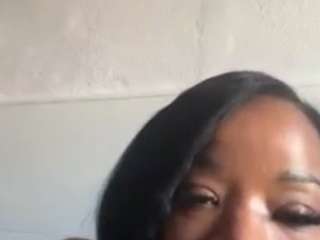 tastethepeach webcam