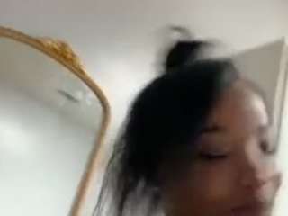 Live webcam model tastethepeach on Soda Cams