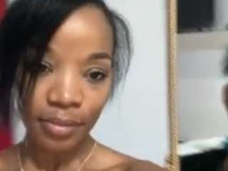 Live webcam model tastethepeach on Soda Cams