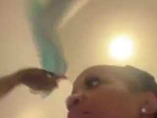 tastethepeach webcam