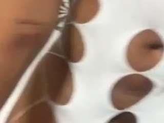 tastethepeach's CamSoda show and profile