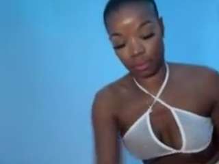 tastethepeach's CamSoda show and profile