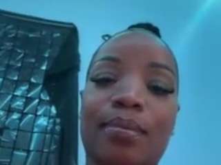 tastethepeach webcam