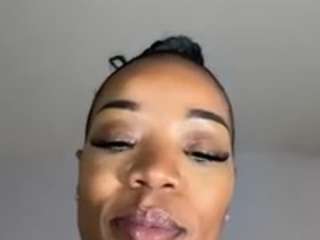 tastethepeach webcam