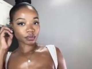 tastethepeach webcam