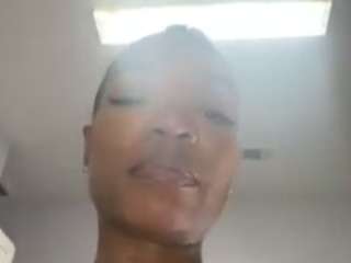 tastethepeach webcam