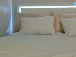 TasteThePeach live cam