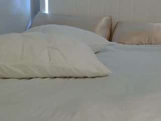 tastethepeach webcam model