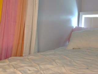 TasteThePeach live cam preview
