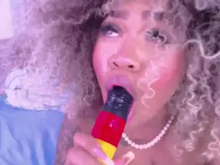 riri-brunnete's Live Sex Cam Show