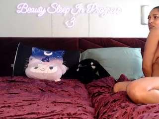 Live webcam model dreamyceline on Soda Cams