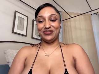 Dreamyceline's cam show statistics and live stream