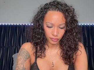 lolabunniii webcam model