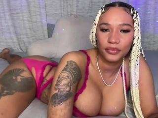 lolabunniii Live Webcam on CamSoda