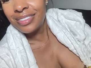 carmensindiego's CamSoda show and profile