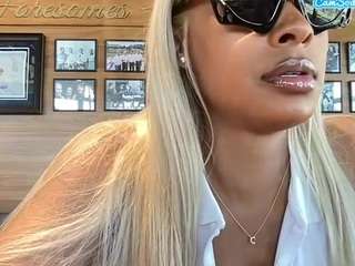 carmensindiego's CamSoda show and profile