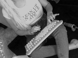 the-girl-next-door webcam