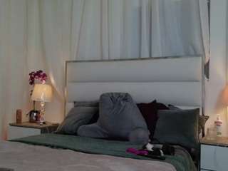 Live webcam model prettyjess on Soda Cams