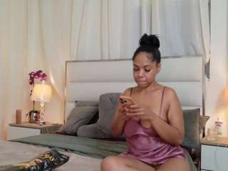 Live webcam model prettyjess on Soda Cams