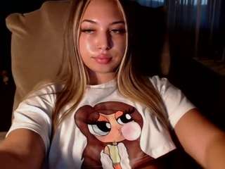 annecaroline Live Webcam on CamSoda