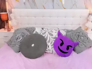 Emily Leah's Live Sex Cam Show
