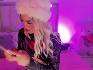 doll-sophiax live webcam show