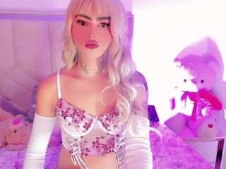 doll-sophiax live webcam show