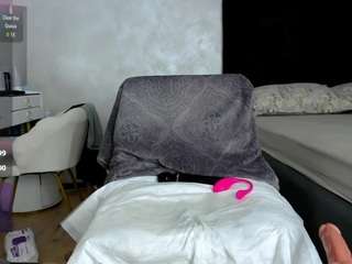 timilkasquirtx from camsoda