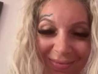 Young Lindseyk - sexy, passionate and ready to please lindseyk from CamSoda