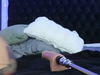 lindseyk's CamSoda show and profile