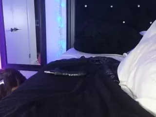 HornyLindzay's Live Sex Cam Show